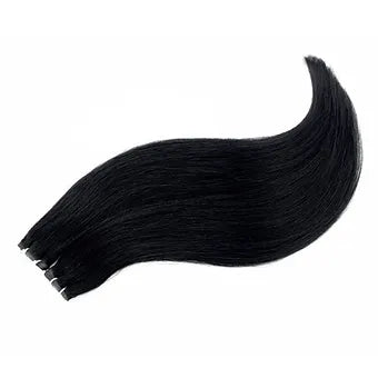 extension a tessitura nera, trasformando un look corto in una chioma lunga e voluminosa