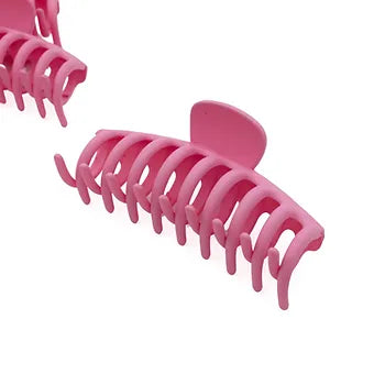 Praticità e performance in un solo set.
I 5 molletttoni Paradise sono ideali per sezionare i capelli con precisione durante l’applicazione di extension, pieghe o trattamenti tecnici.
Grazie alla presa forte ma delicata, mantengono le ciocche ferme senza danneggiarle.
Perfetti per l’uso quotidiano in salone o a casa, combinano funzionalità e stile.

Affidabili, leggeri e sempre pronti all’uso.